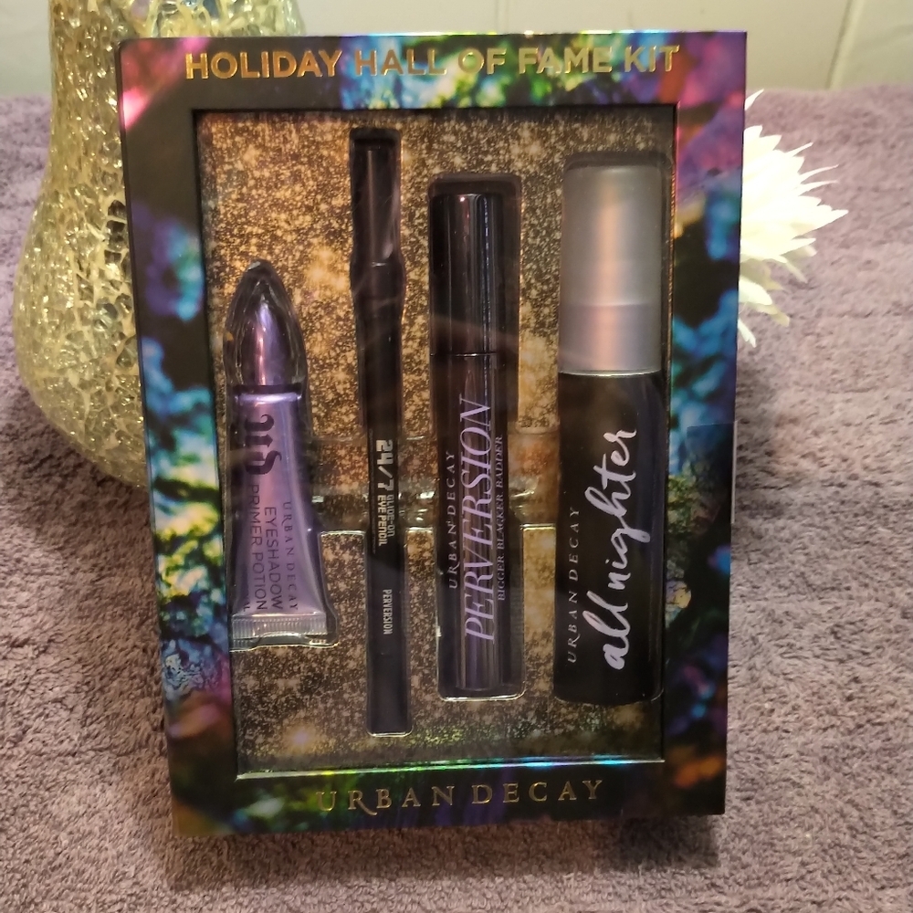 📢SALE PRICE 📢 🆕Urban Decay Hall of Fame Kit -  Sealed